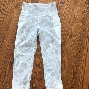 LULULEMON CROPPED PATTERNED LEGGINGS
